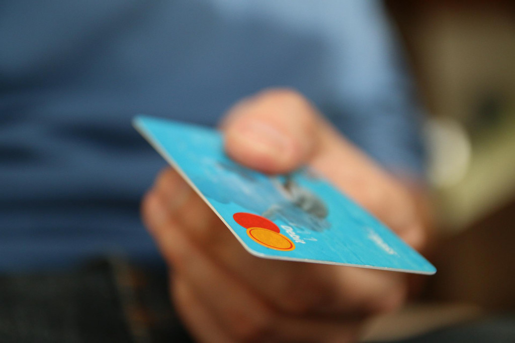 ¿Cómo puedo optar por no recibir ofertas de tarjetas de crédito?